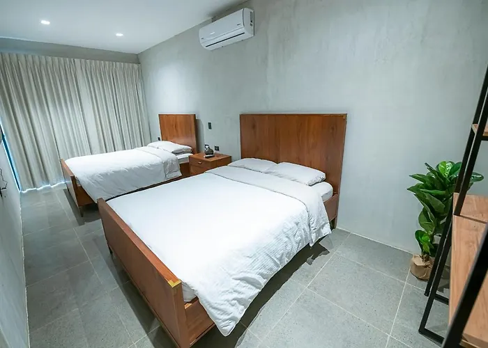 Elmoro Hotel